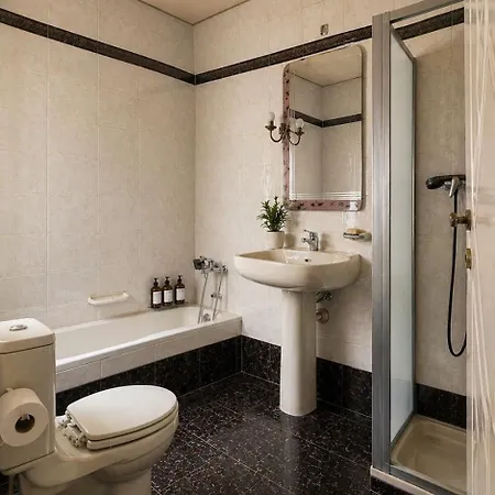 2br With Private Entrance In Spinola 아파트 *