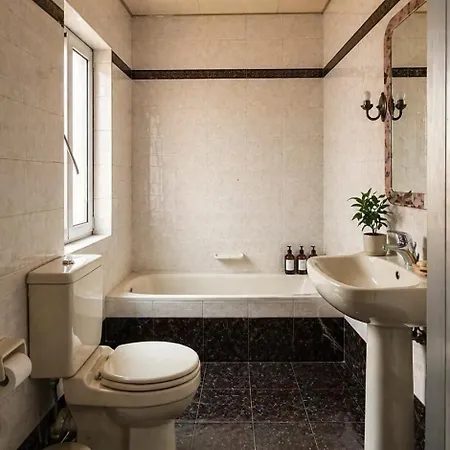 2br With Private Entrance In Spinola 아파트