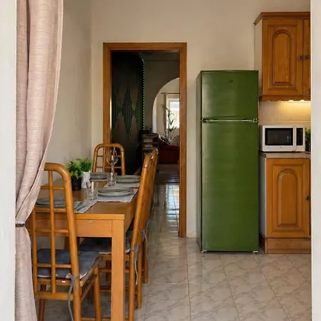 Διαμέρισμα 2br With Private Entrance In Spinola *